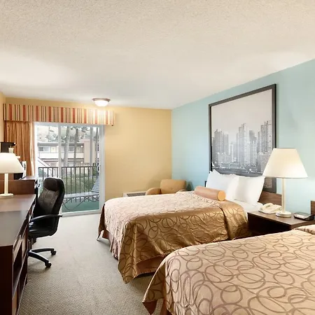Super 8 By Wyndham Oceanside Marty'S Valley Inn-2