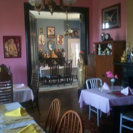 Ubon Thai Victorian Inn & Restaurant-3