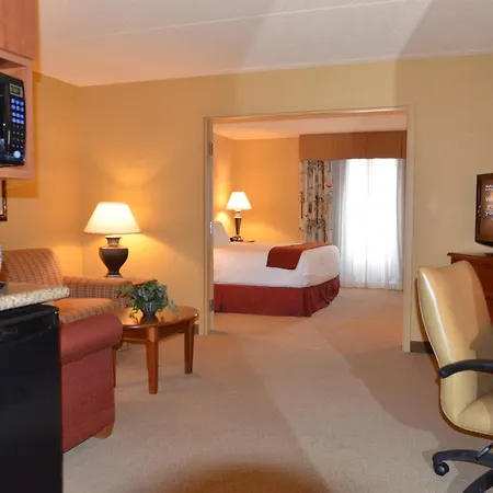 Holiday Inn Express & Suites Bloomington By Ihg-3