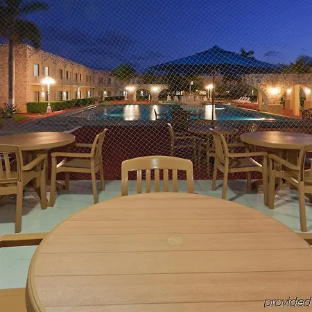 Holiday Inn Express Cancun-3