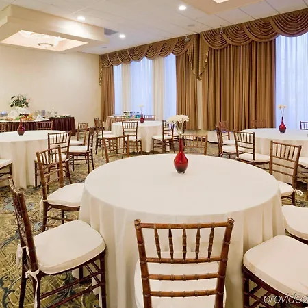 Holiday Inn Philadelphia-Stadium-2