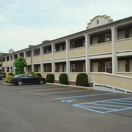 Aderi Hotel Lewisburg-2