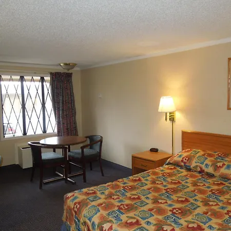 Knights Inn Toledo West-2