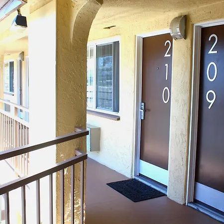 Marina Inn And Suites-Airport-Gaslamp-Zoo-3