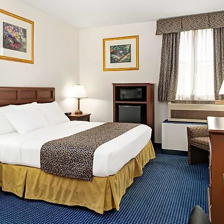 Baymont Inn & Suites Omaha-3
