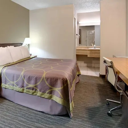 Super 8 Dallas Love Field Market Center-2
