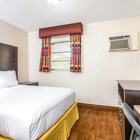Econo Lodge Inn & Suites-2