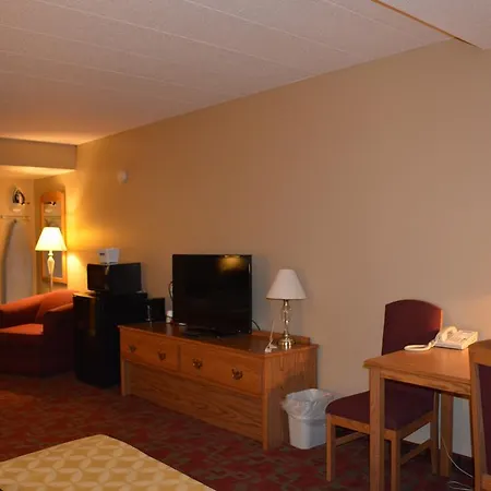 Travelodge By Wyndham Grand Forks-2