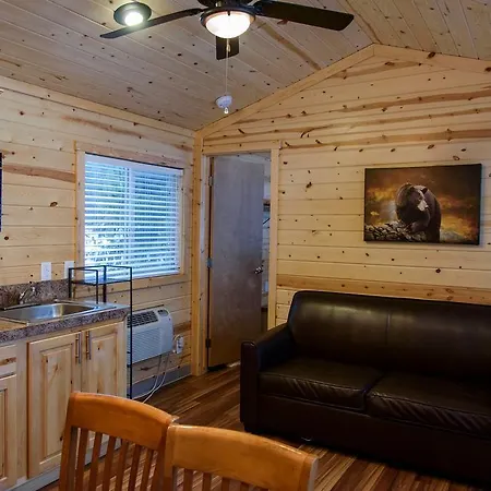 Leavenworth Camping Resort Cottage 5-3