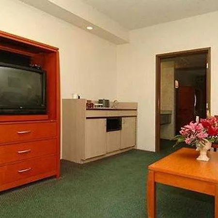 Clarion Suites Yuma-2