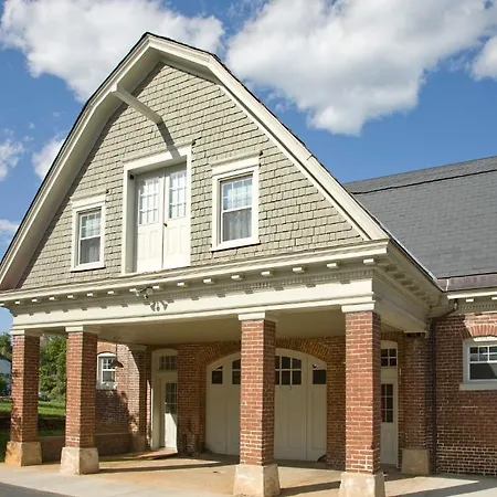 The Carriage House Inn B&B-2