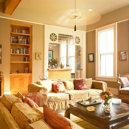 Maison Perrier Bed & Breakfast-3