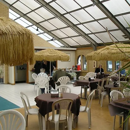 Seaside Camping Resort Cottage 11-3
