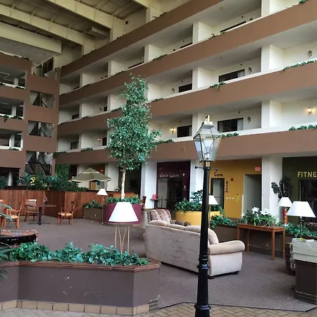 Plaza Hotel And Suites-2