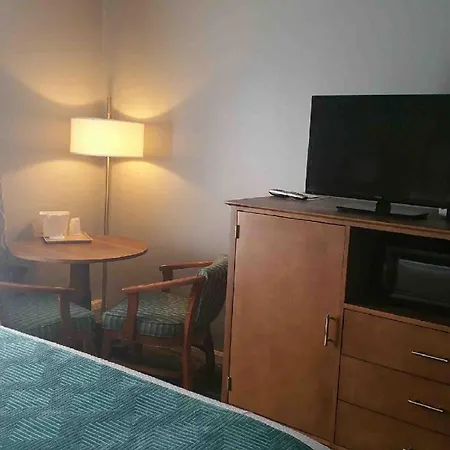 Hampton Village Inn-3