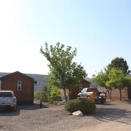 Verde Valley Studio Cabin 2-3