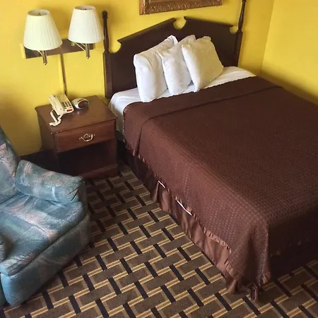 Country Hearth Inn - Bowling Green-3