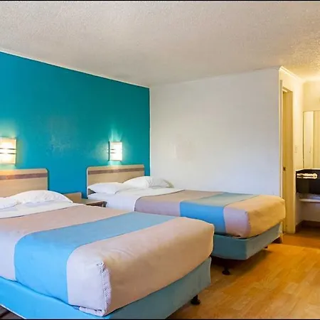 Motel 6 Bloomington Indiana University-2