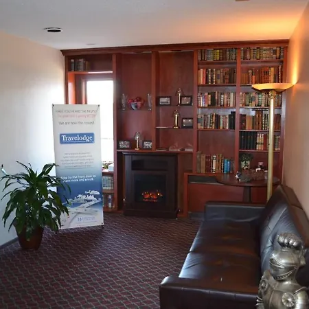 Travelodge Inn & Suites By Wyndham Muscatine-2