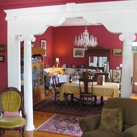 Historic Hill Inn-3