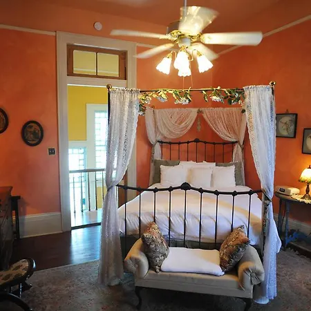 Hh Whitney House - A Bed & Breakfast On The Historic Esplanade-3
