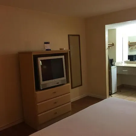 Country Hearth Inn- Kissimmee-3