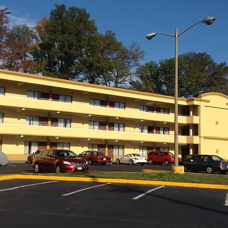 Diamond Inn & Suites-3