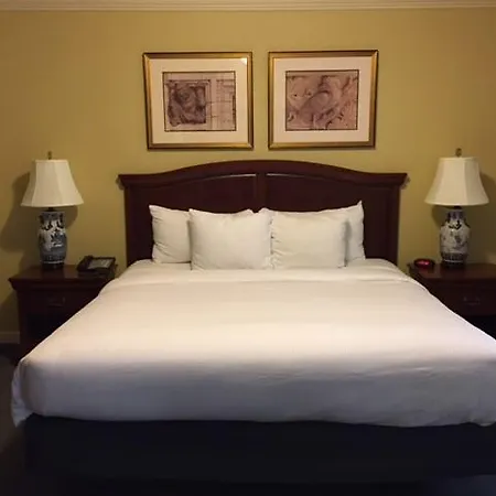 Columbia Club-2