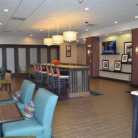 Hampton Inn Pratt-3