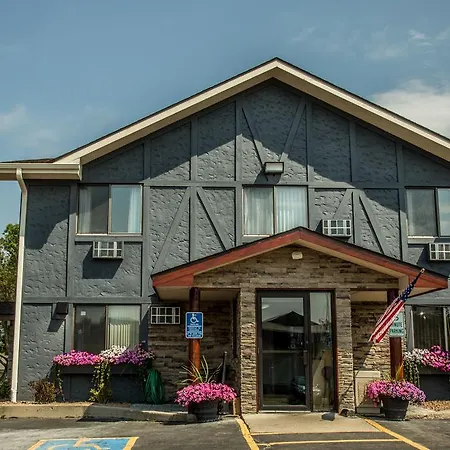 Americas Best Value Inn & Suites Detroit Lakes-2