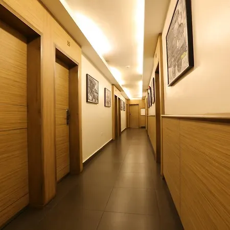Frankie'S Foods And Rooms-2