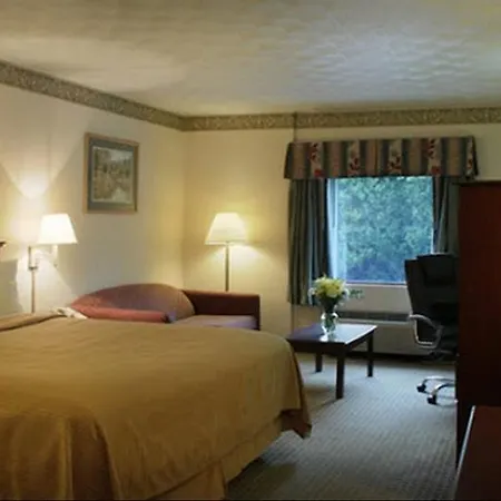 Econo Lodge Akron Gilchrist Road-3