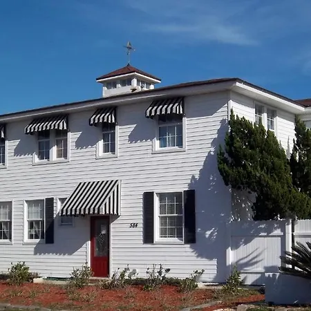 Amelia Oceanfront Bed And Breakfast-3