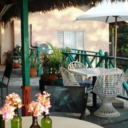 Bar-B-Barn Beach Hotel-2