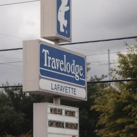 Travelodge By Wyndham Lafayette-2