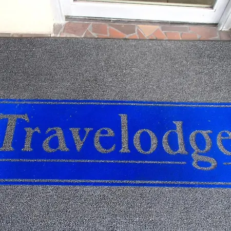 Travelodge By Wyndham Lafayette-3