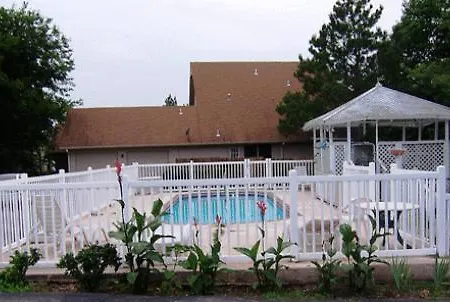 Oak Hill Inn And Suites-2