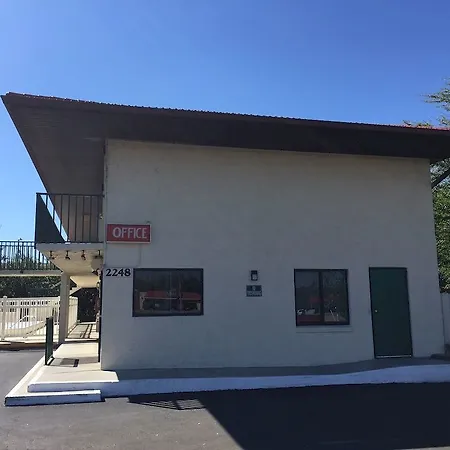 Riviera Motel-2