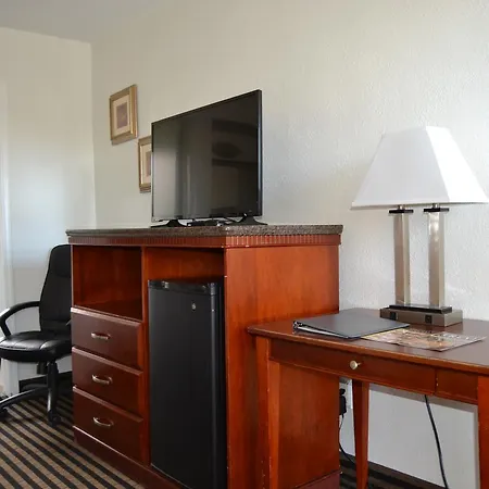 Marina Inn And Suites-Airport-Gaslamp-Zoo-2
