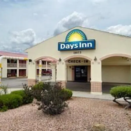 Days Inn By Wyndham Gallup-3