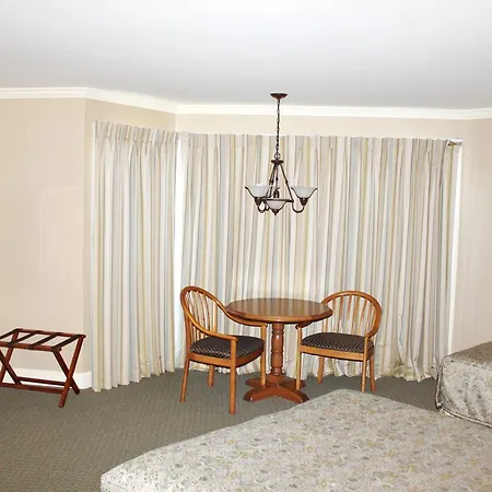 Columbus Inn-2