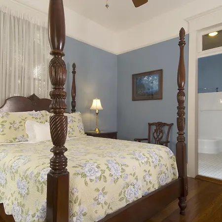 Southern Comfort Bed And Breakfast-3