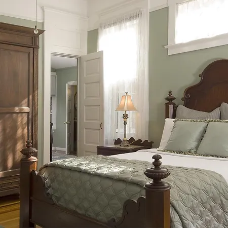 Southern Comfort Bed And Breakfast-2