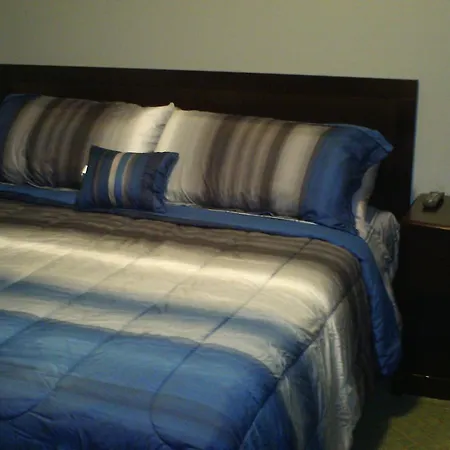Pine Tree Inn-2