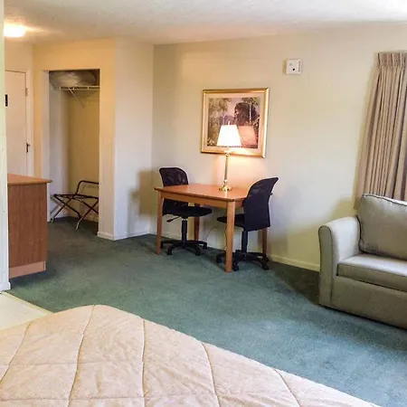 Crossland Economy Studios - Lexington - Patchen Village-3