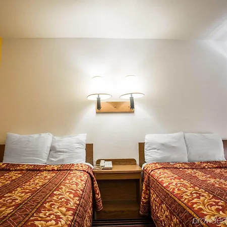 Rodeway Inn Charlotte-3