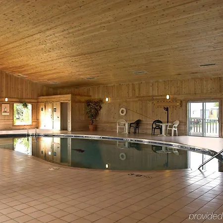 Boarders Inn & Suites By Cobblestone Hotels - Supe-3