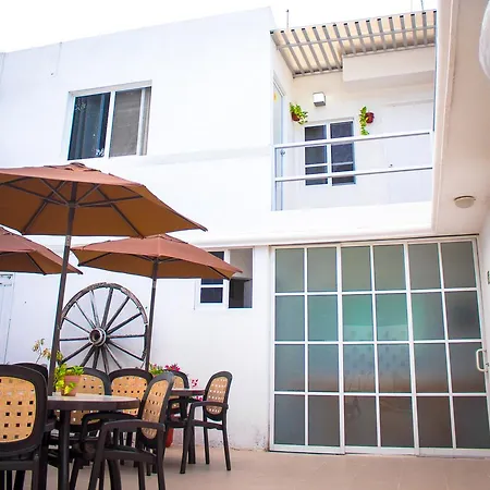 Moloch Hostel & Suites-2