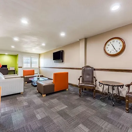Studio 6-Plano, Tx-3