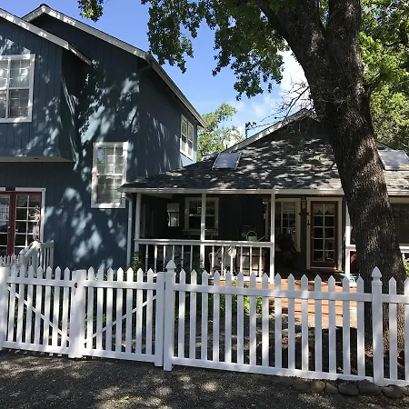 Trailside Inn Bed And Breakfast-3